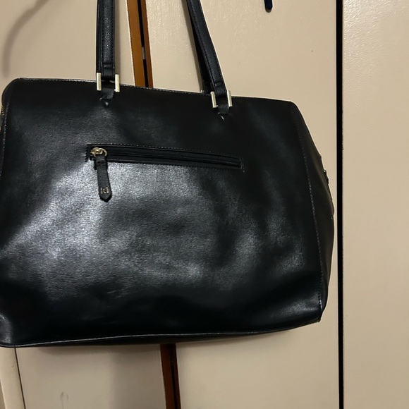 Chic Black and Red Shoulder Bag - Picture 3 of 12